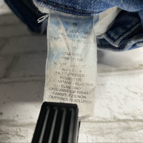 Garage Denim Ultra High Rise hole Jeans Size 9 - Picture 6 of 7